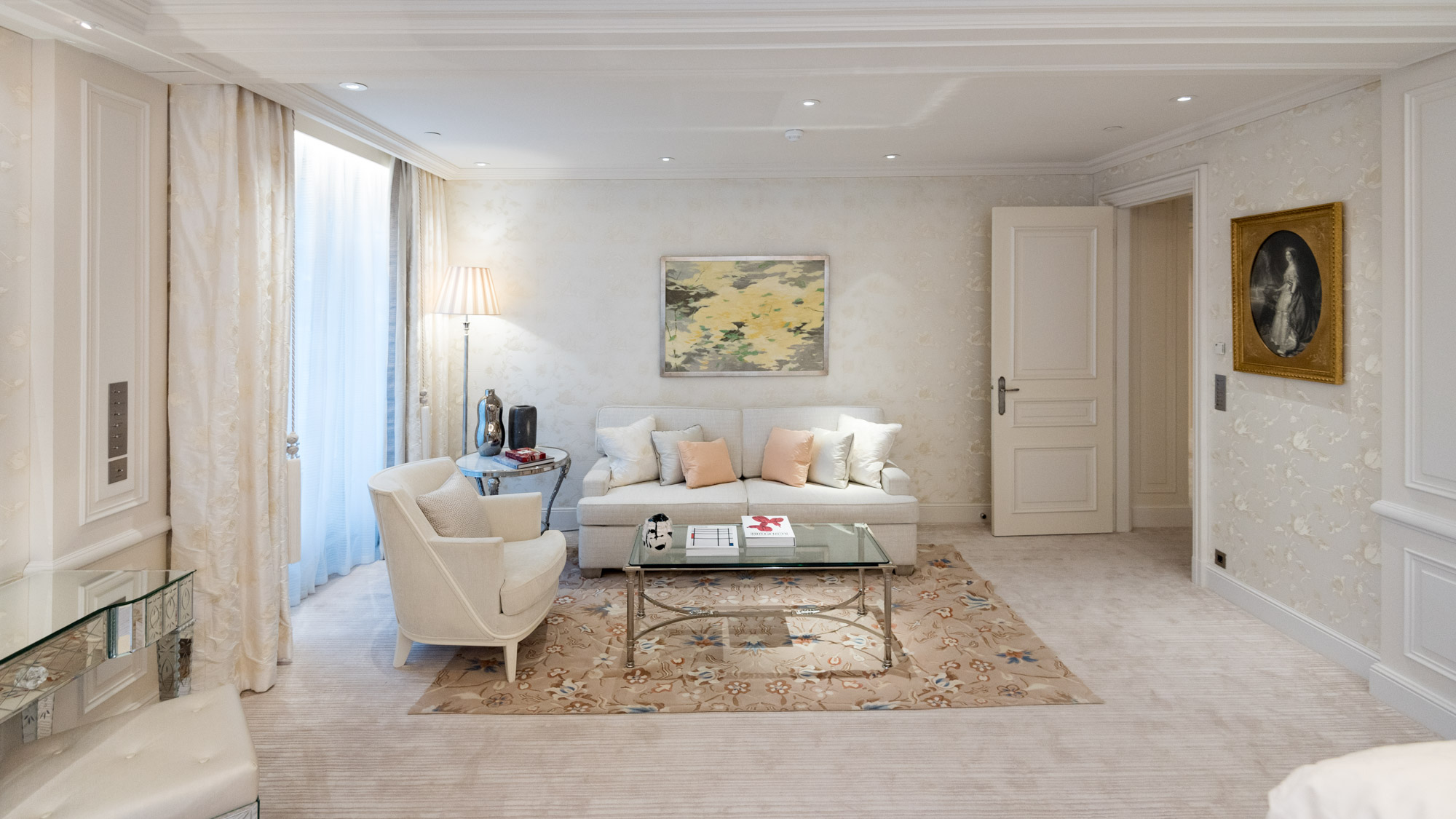 Paris - Visiting Four Seasons George V Hotel - Living Room