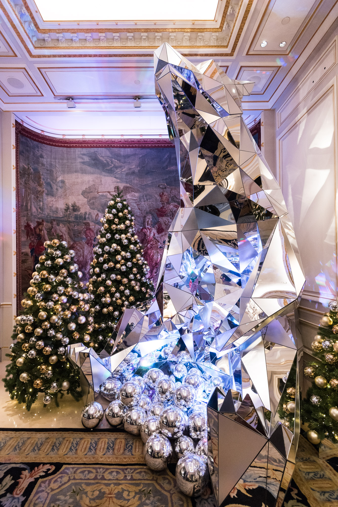 Paris - Visiting Four Seasons George V Hotel - Mirror Bear Sculpture