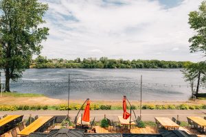 Quoi faire à Trois-Rivières — Lunch et sports nautiques chez Maikan Aventure / Resto Bar Le Chack — Jeff Frenette Photography