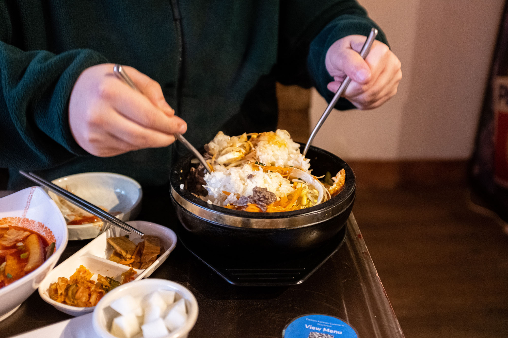 Stirring Beef bulgogi korean dolsot bibimbap at Comon 꼬몽 Restaurant Verdun