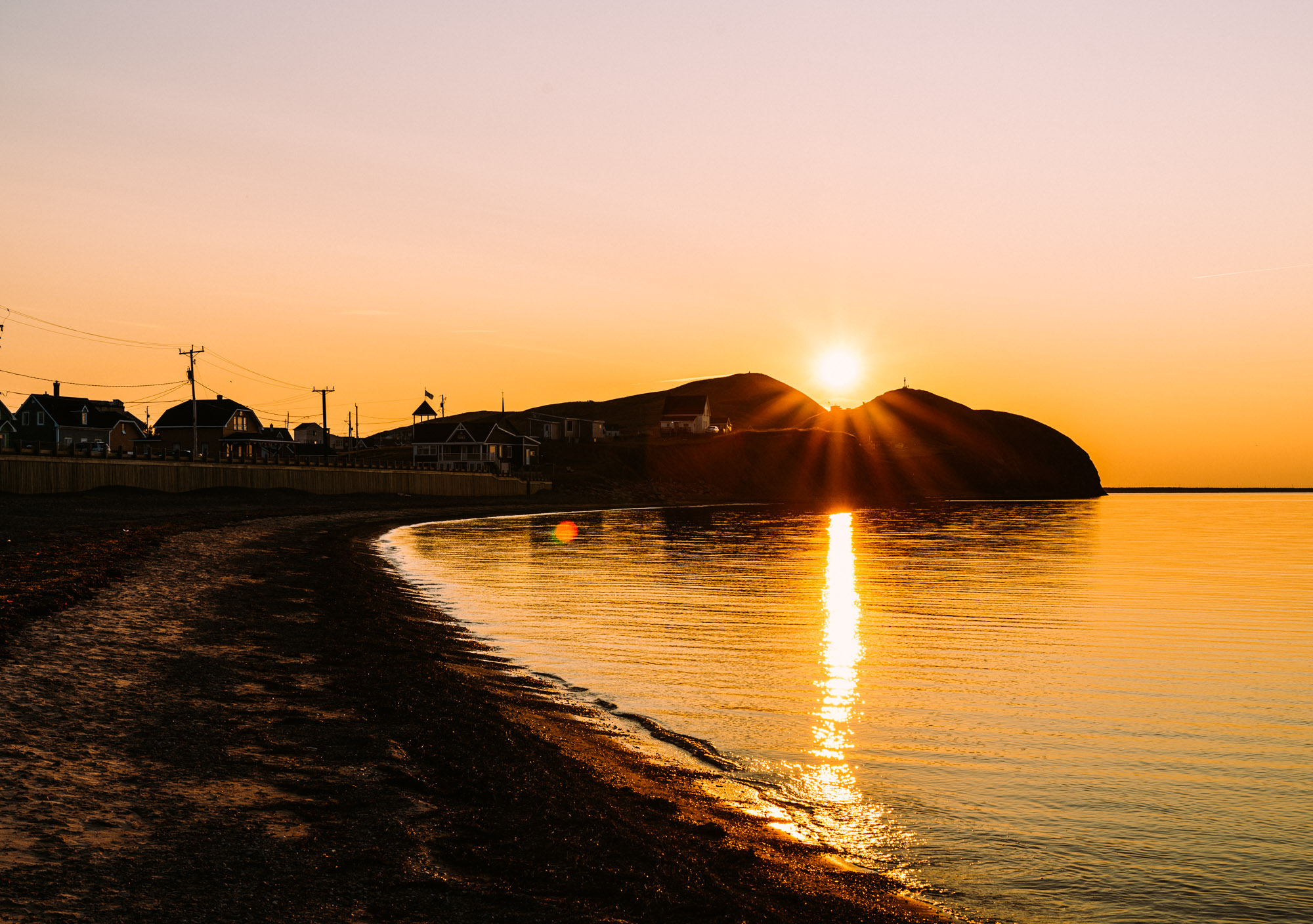 La Butte des Demoiselles à Havre-Aubert aux Îles de la Madeleine pendant un coucher de soleil